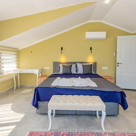 Söğüt 3 - 4 Bedroom With Jacuzzi In