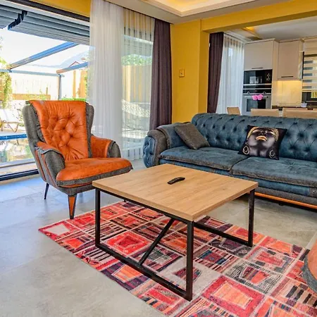 Вилла Soeguet 3 - 4 Bedroom With Jacuzzi In