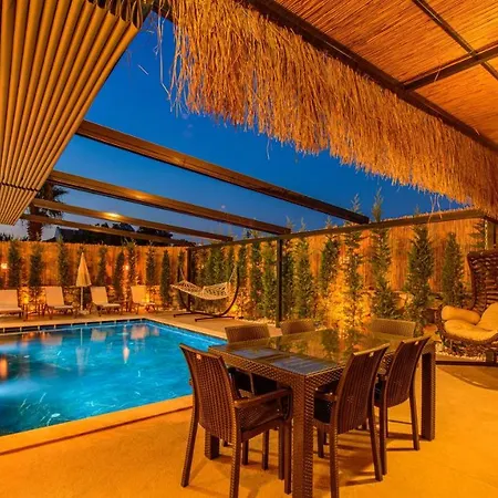 Вилла Soeguet 3 - 4 Bedroom With Jacuzzi In Фетхие