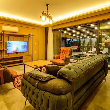 Soeguet 3 - 4 Bedroom With Jacuzzi In Villa Fethiye