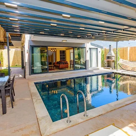 Soeguet 3 - 4 Bedroom With Jacuzzi In Вилла Фетхие