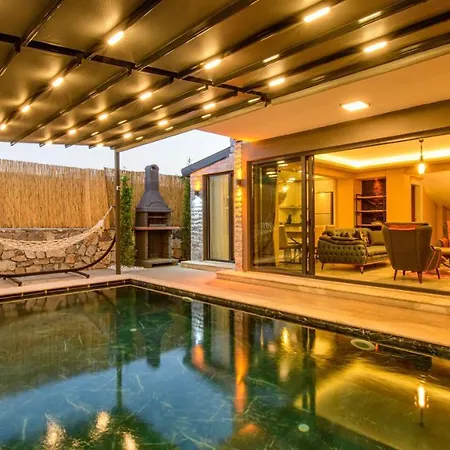 Вилла Soeguet 3 - 4 Bedroom With Jacuzzi In *