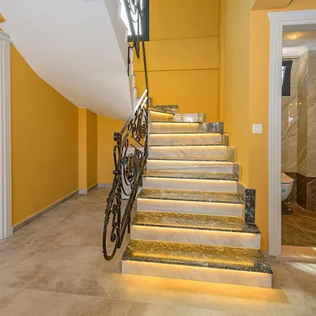 Söğüt 3 - 4 Bedroom With Jacuzzi In *