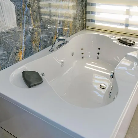 Soeguet 3 - 4 Bedroom With Jacuzzi In Вилла *
