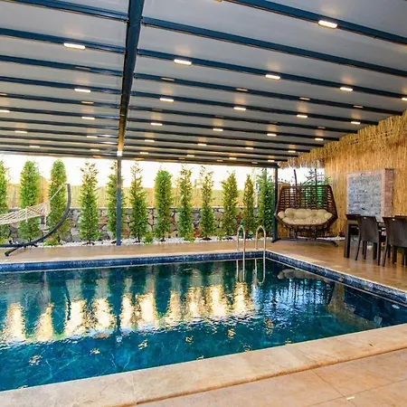 Soeguet 3 - 4 Bedroom With Jacuzzi In Villa Fethiye