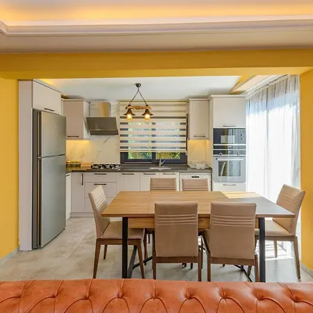 Villa Söğüt 3 - 4 Bedroom With Jacuzzi In