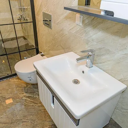 Soeguet 3 - 4 Bedroom With Jacuzzi In * Фетхие