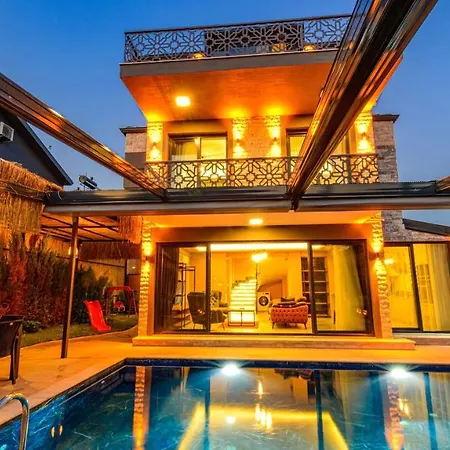 Soeguet 3 - 4 Bedroom With Jacuzzi In Villa Fethiye